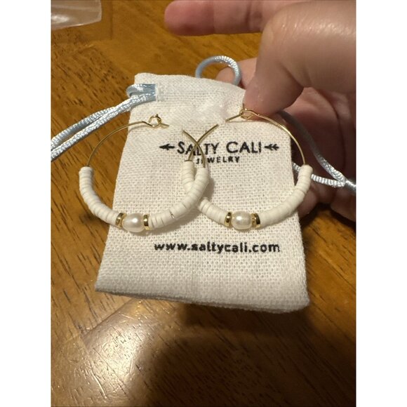 Salty Cali Shell 18K Gold-Plated Pearl Hoop Wire Earrings NWT - Picture 6 of 7